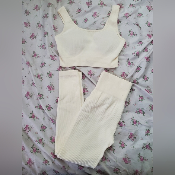 Active wear - Picture 1 of 2